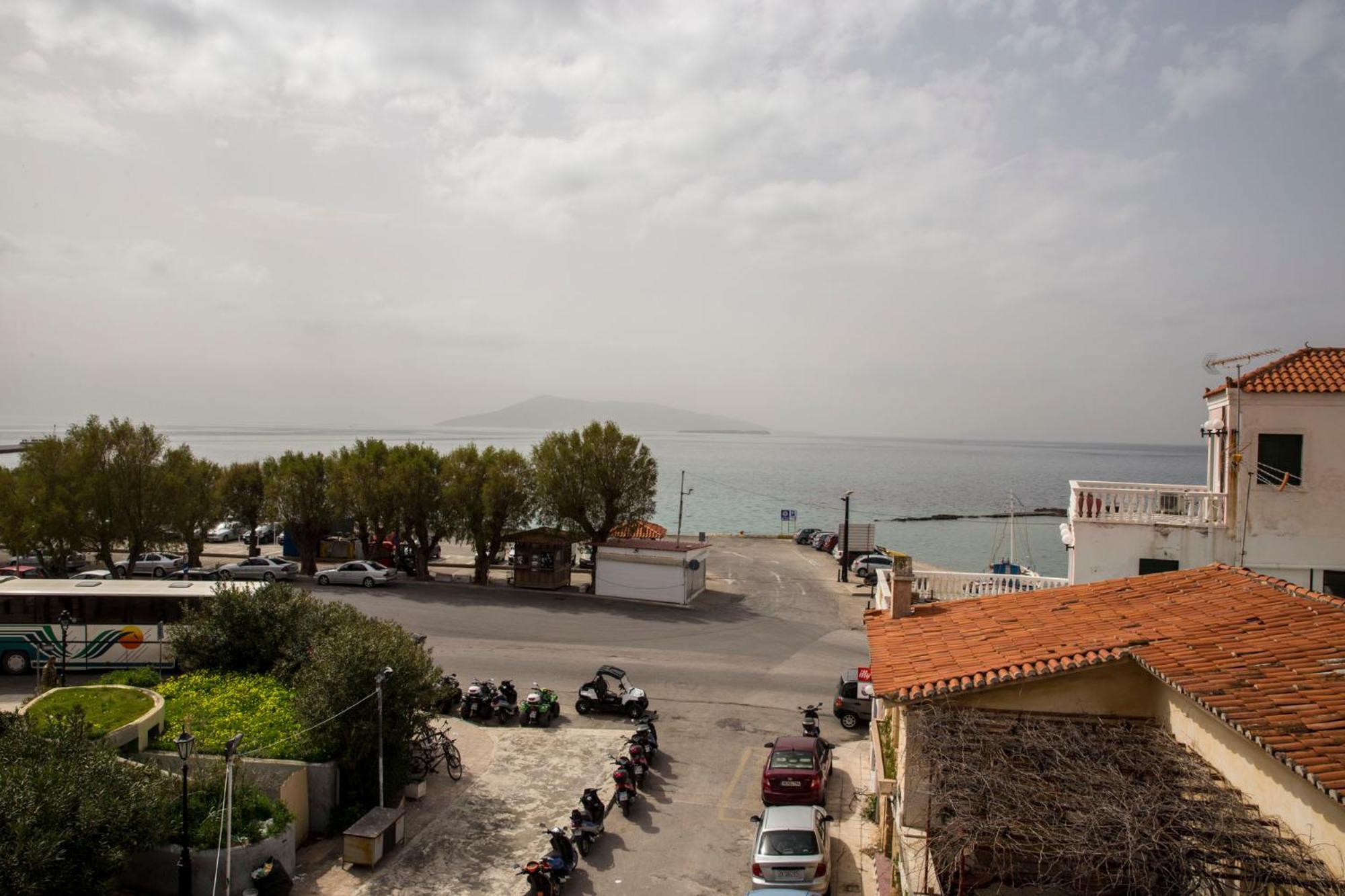 Togias Hotel Aegina Exterior foto